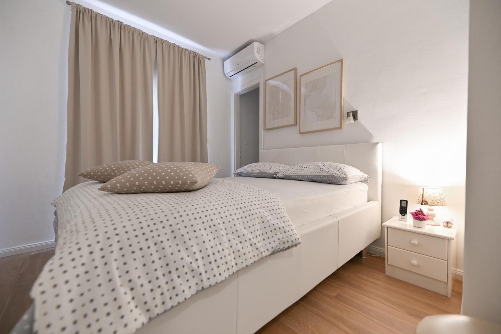 Near Zadar City Center Apartment With Free Parking And Air Condition In Each Room ภายนอก รูปภาพ