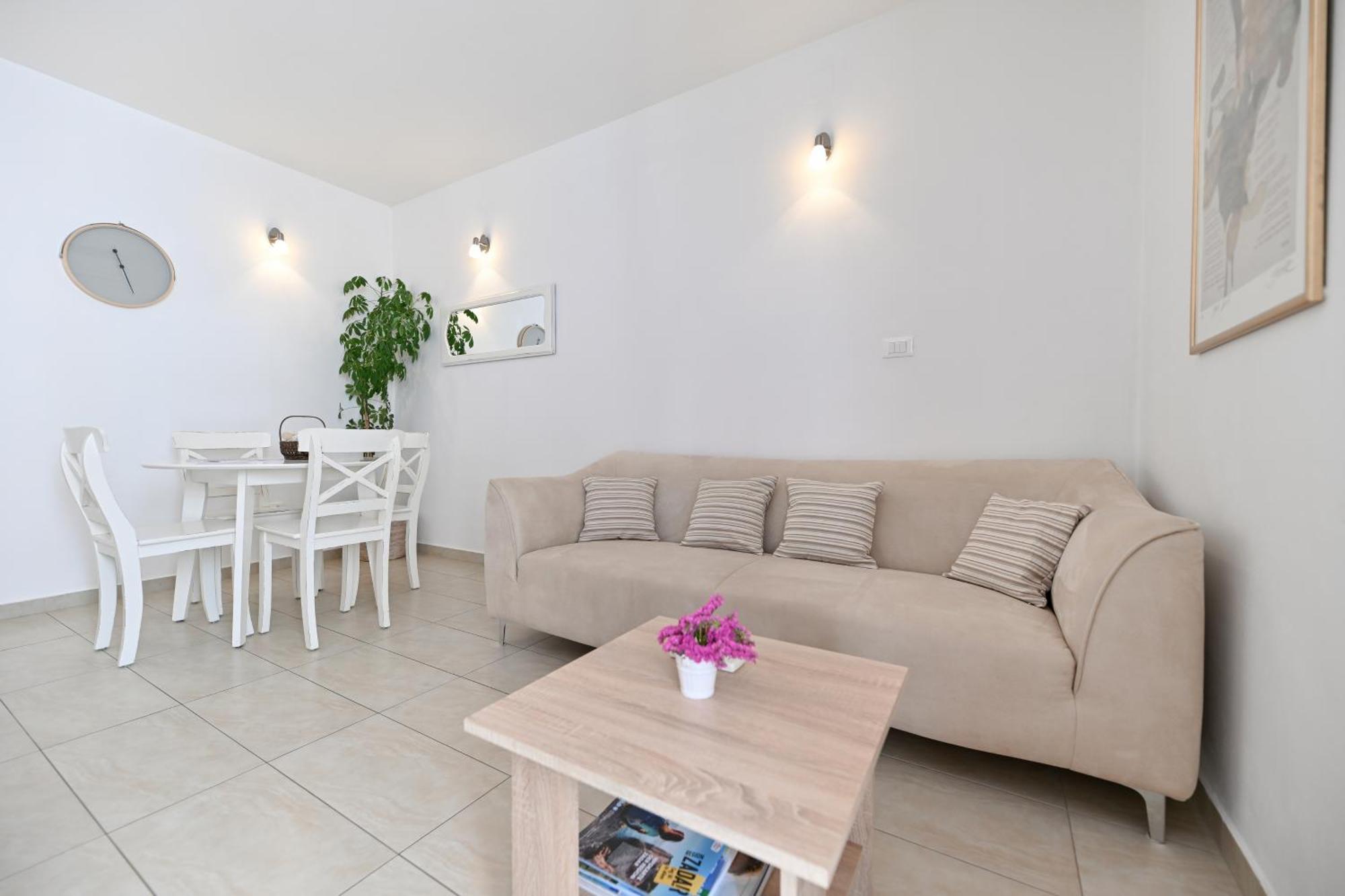 Near Zadar City Center Apartment With Free Parking And Air Condition In Each Room ภายนอก รูปภาพ
